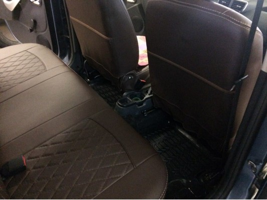 Авточехлы на Nissan Terrano