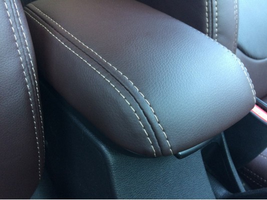 Перетяжка центрального подлокотника